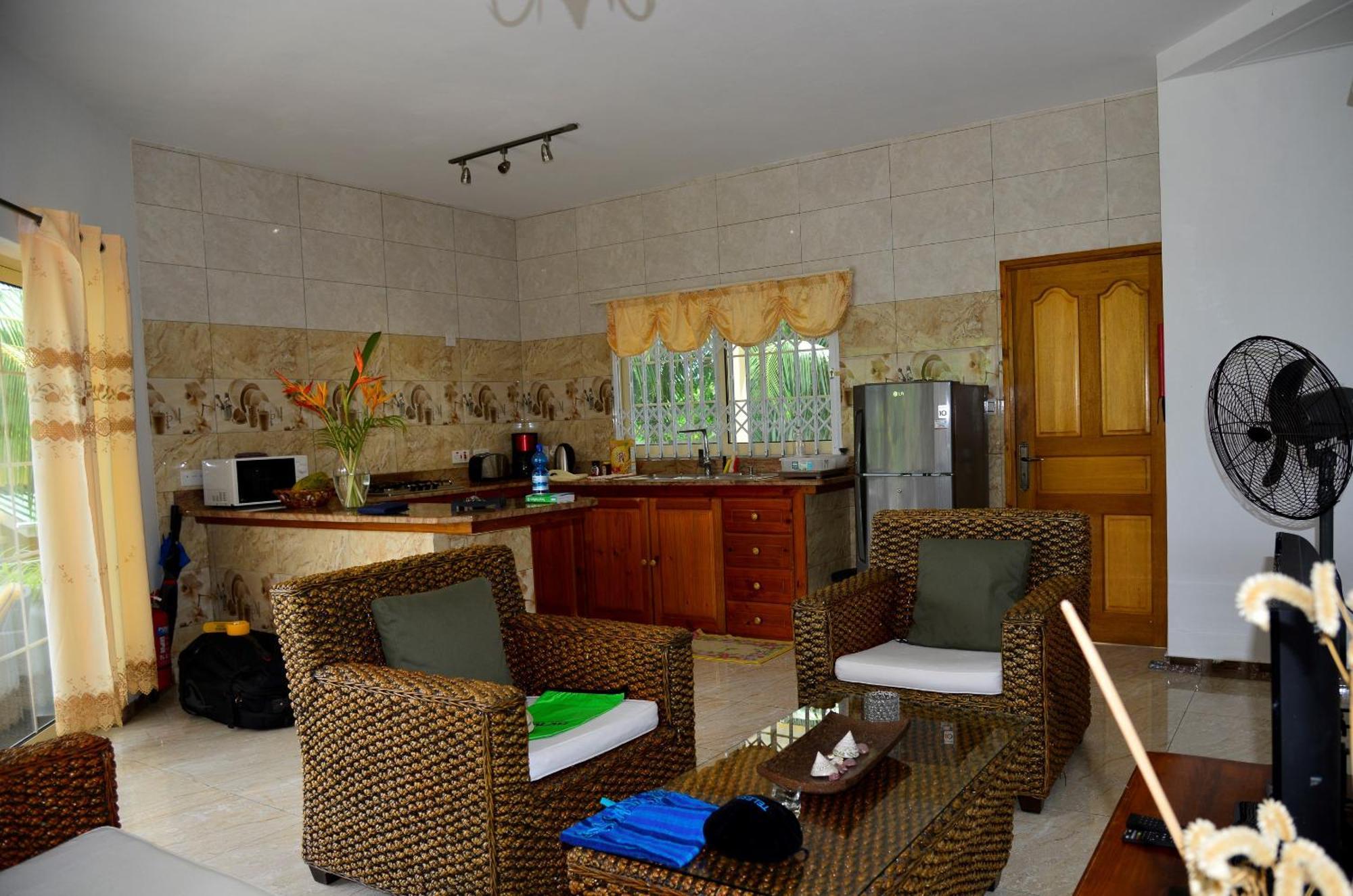 Korrine'S Cottage Horizon Beau Vallon  Exterior foto